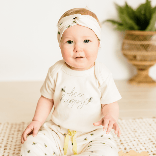 Baby graphic bodysuit | bee happy finn + emma