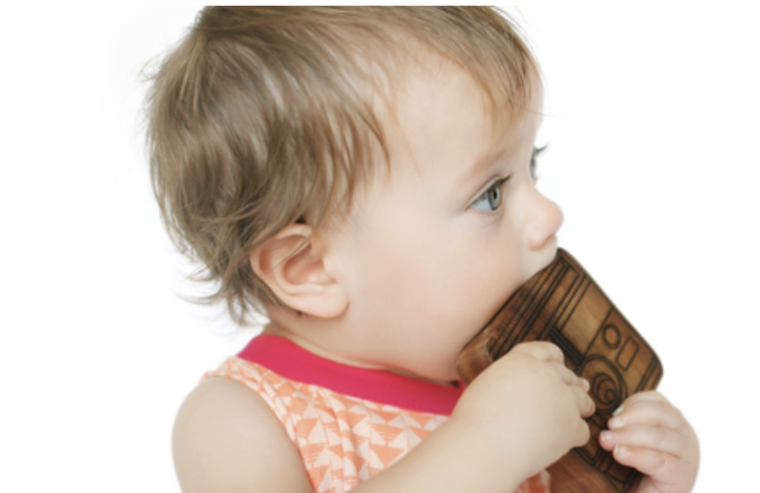 HOW DO I KNOW WHEN MY BABY IS TEETHING?
