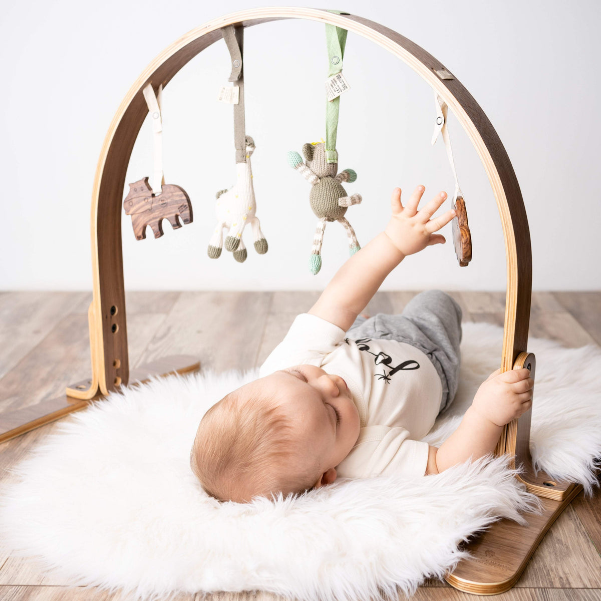Baby play gym | jungle - natural Finn + Emma