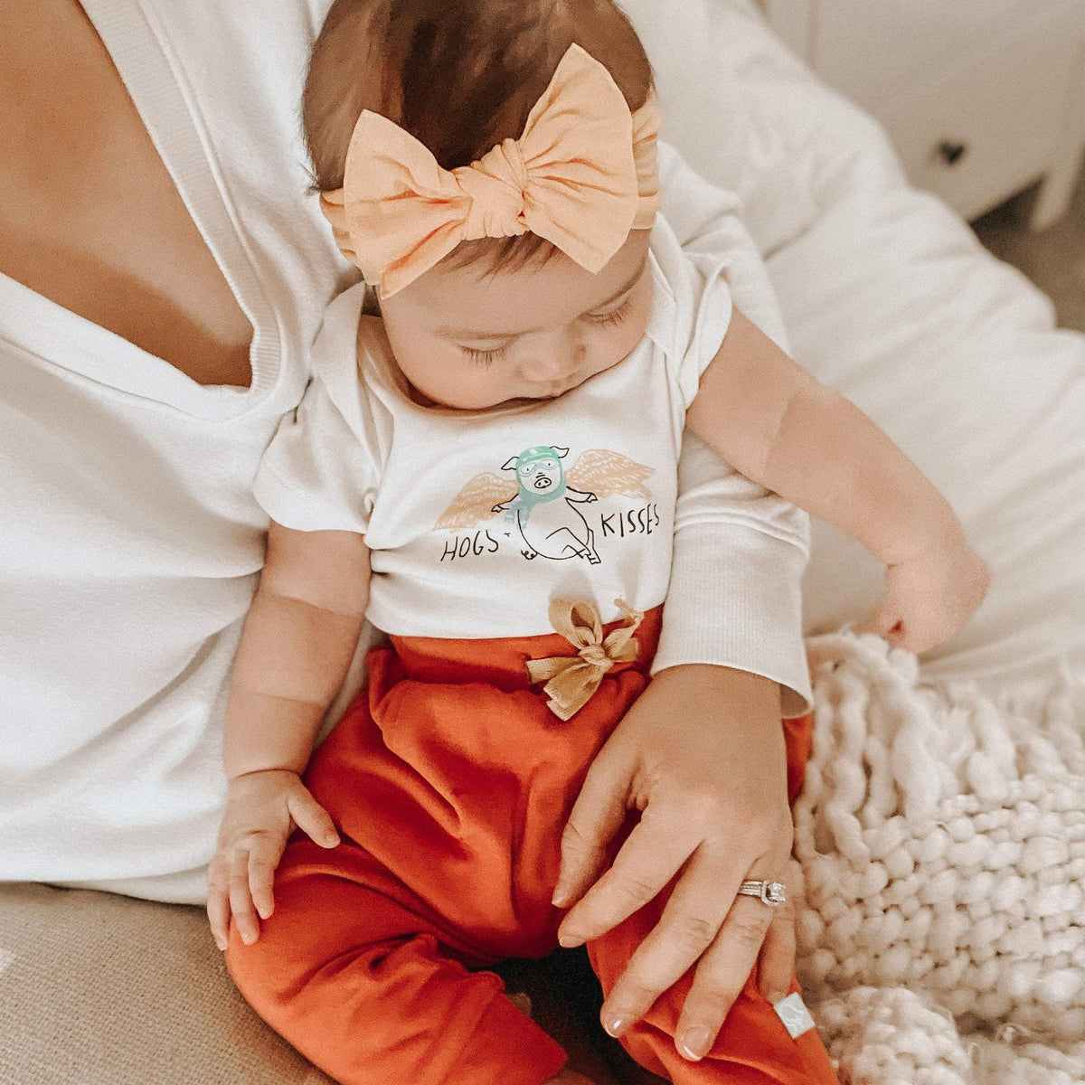 Baby graphic bodysuit | hogs and kisses finn + emma