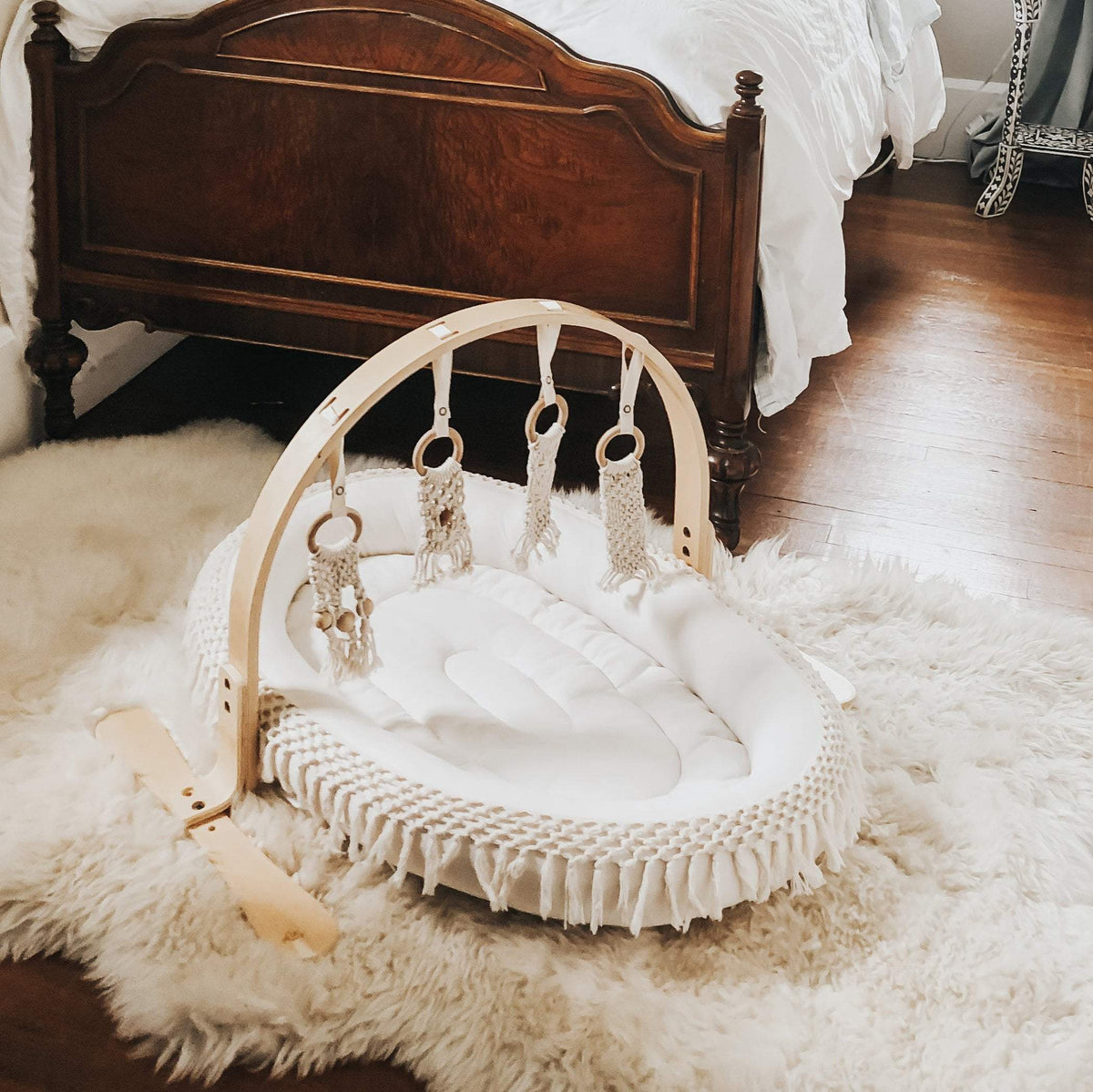 Baby oval lounge mat - small Finn + Emma