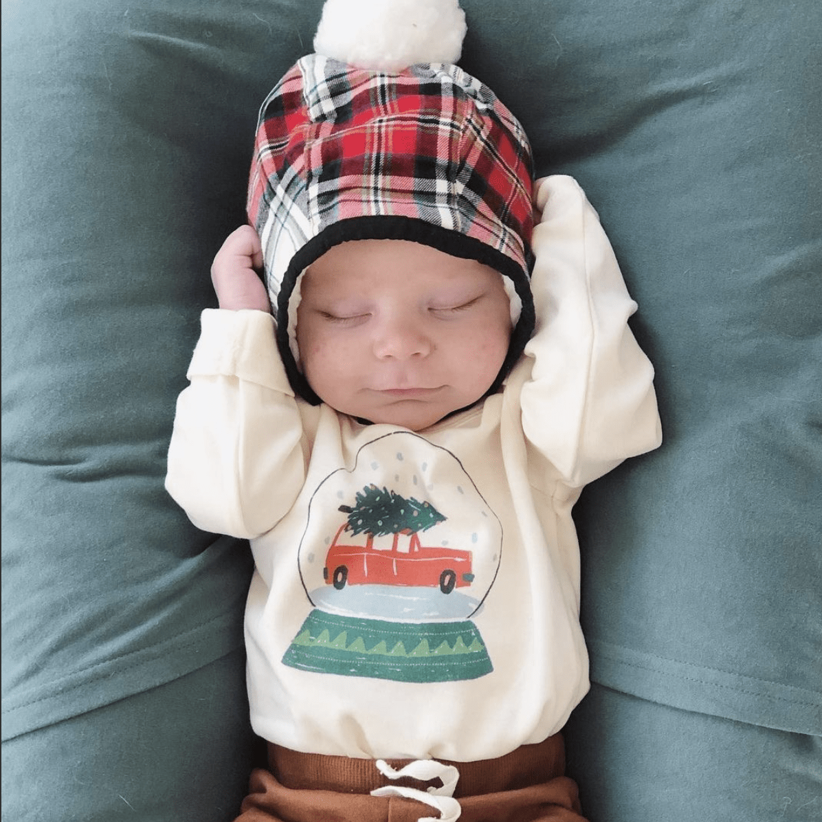 Baby long sleeve graphic bodysuit | snow globe finn + emma